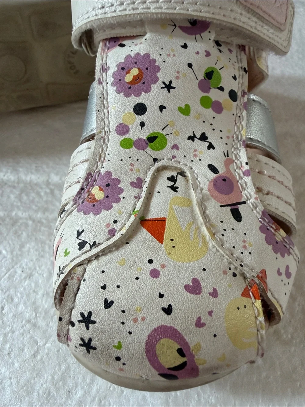 Geox Kids White Floral & Pink Accent Leather Sandals 25 /9
